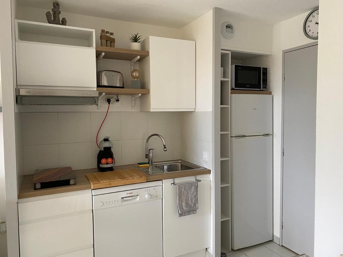 Appartement En Residence Privee, Face A La Mer Avec Acces Direct Plage Hyeres Bagian luar foto